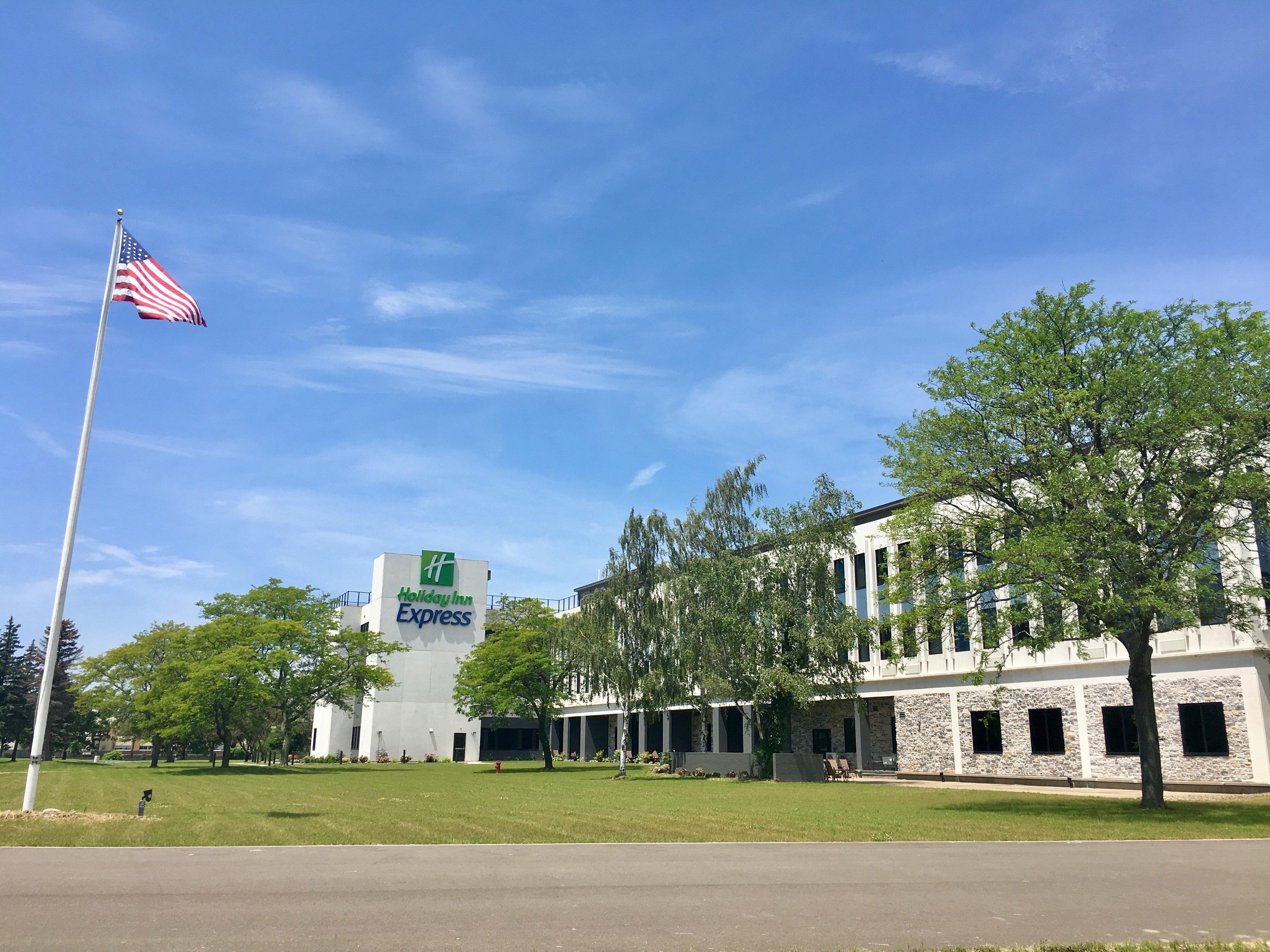 Holiday Inn Express - Grand Island By Ihg Exterior photo