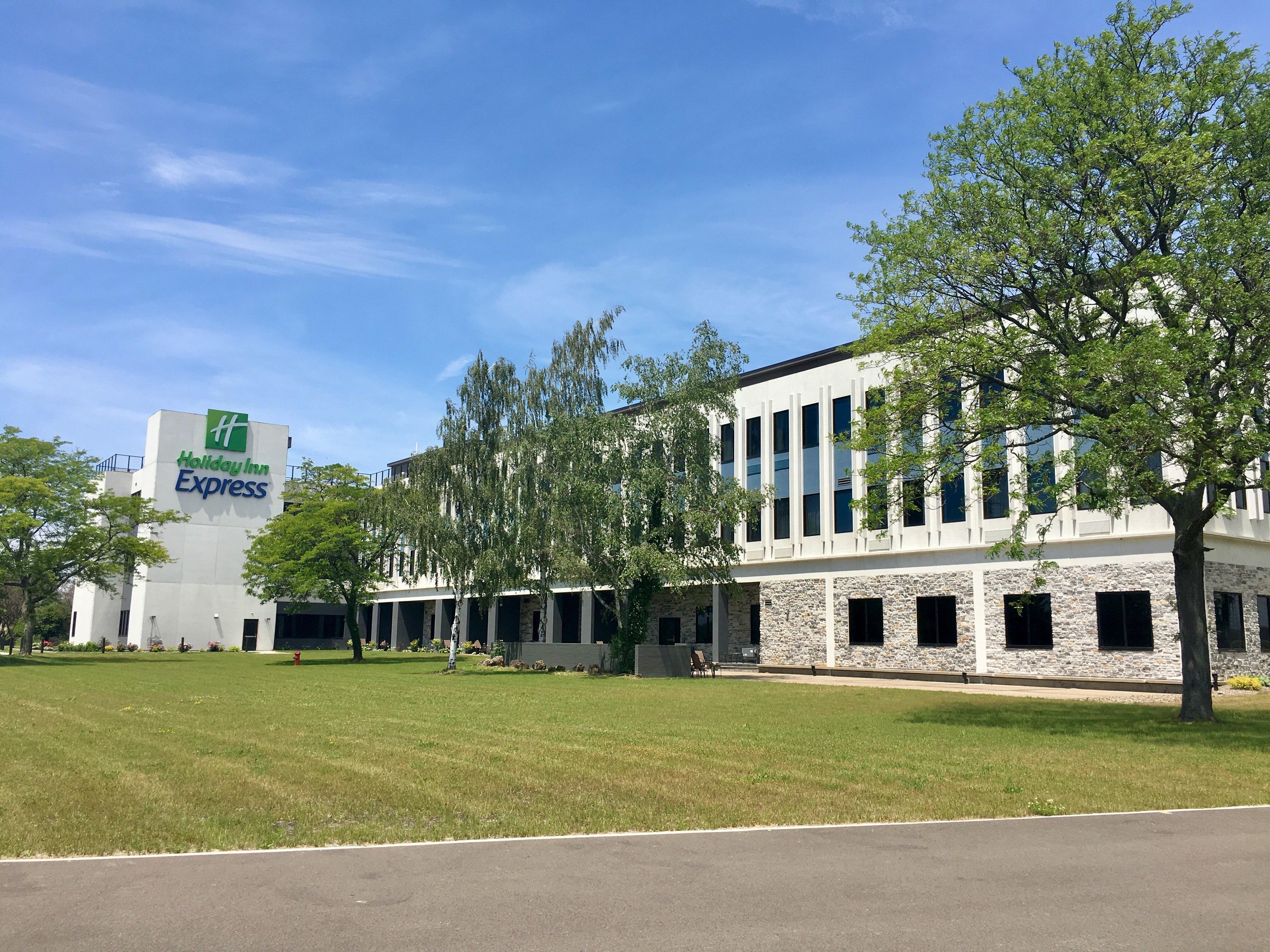 Holiday Inn Express - Grand Island By Ihg Exterior photo