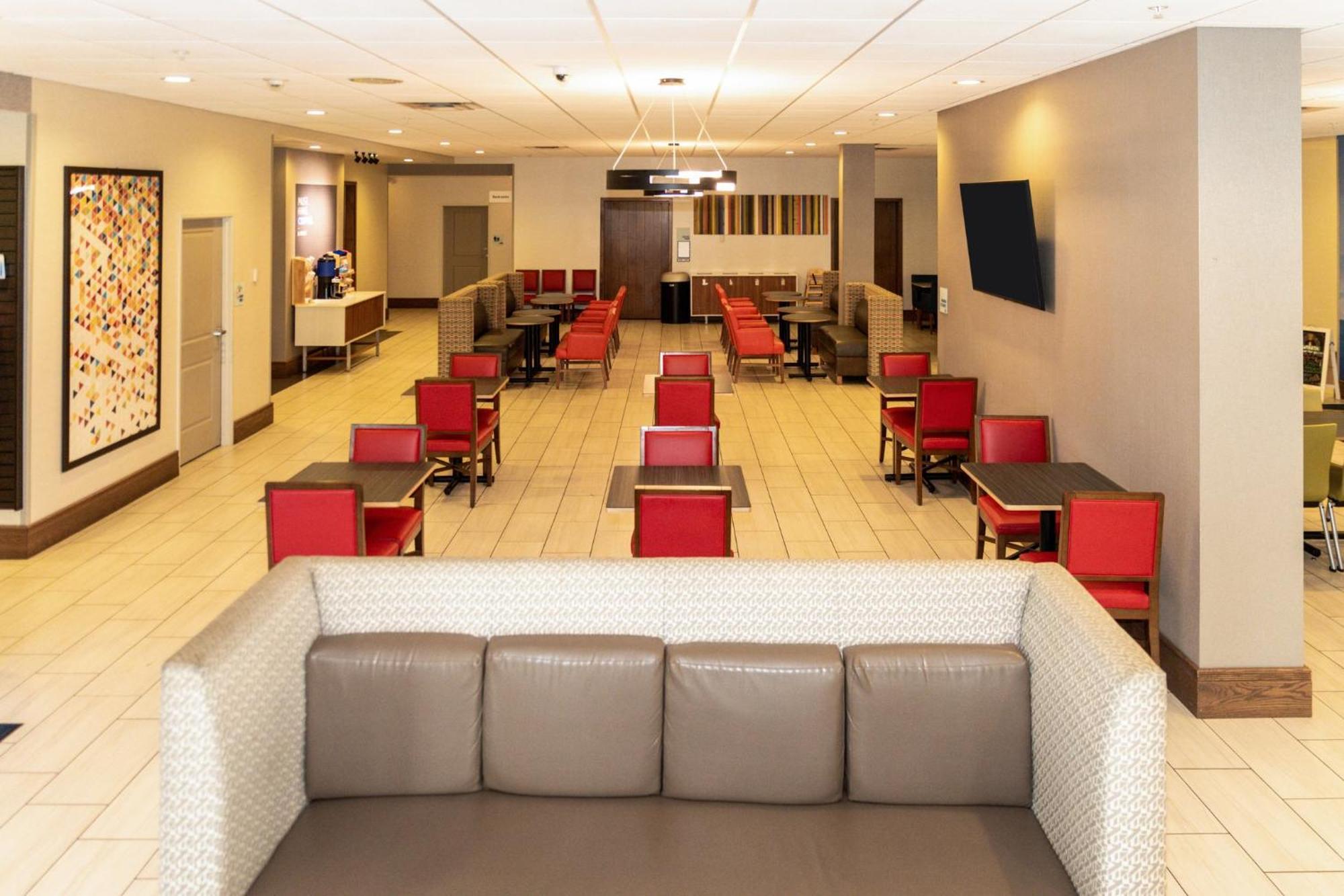 Holiday Inn Express - Grand Island By Ihg Exterior photo