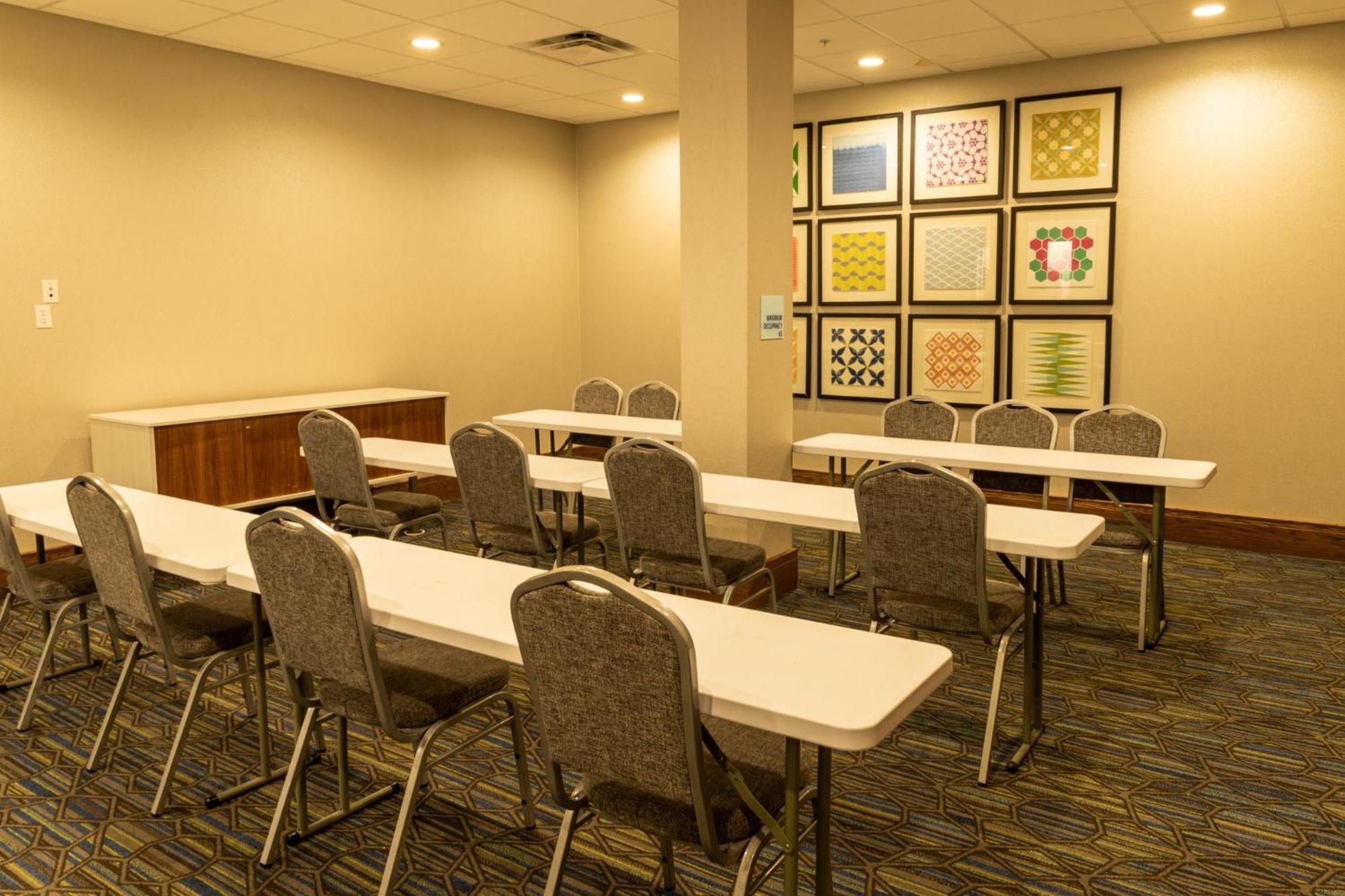 Holiday Inn Express - Grand Island By Ihg Exterior photo